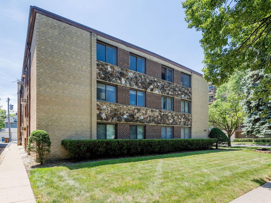 1405 Ashland Ave. #1B, Des Plaines, IL 60016