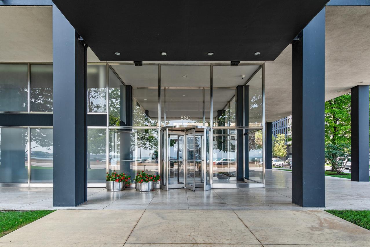 880 N Lake Shore Dr. #4E, Chicago, IL 60611