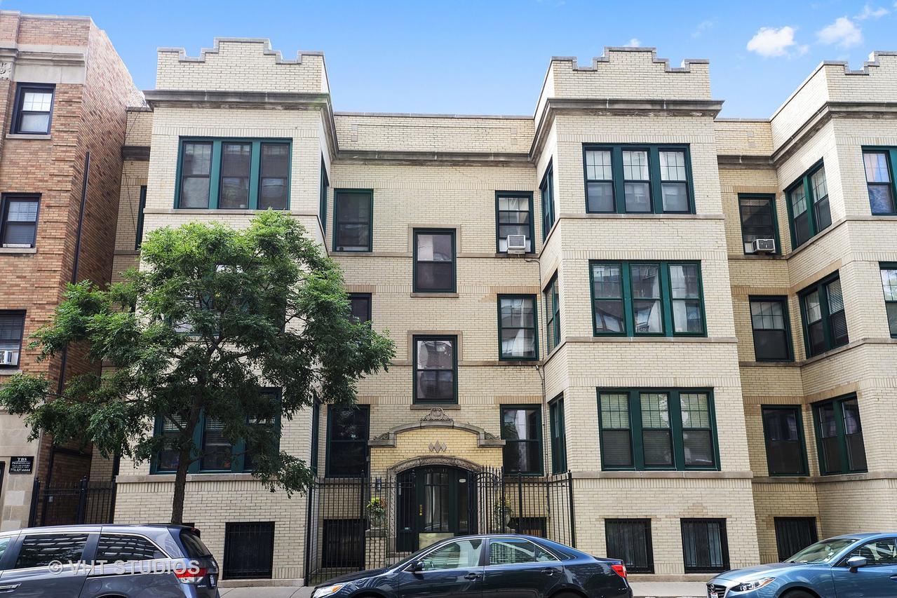 515 W Belmont Ave. #2, Chicago, IL 60657