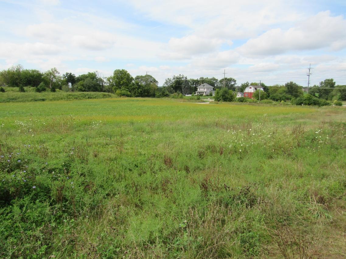 27601 W Sullivan Lake Rd., Volo, IL 60041