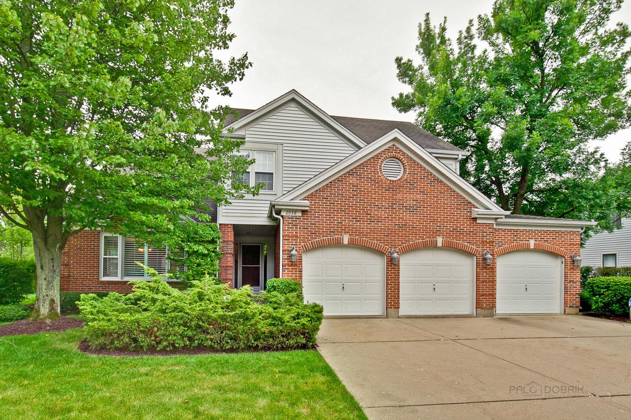 2938 Whispering Oaks Dr., Buffalo Grove, IL 60089