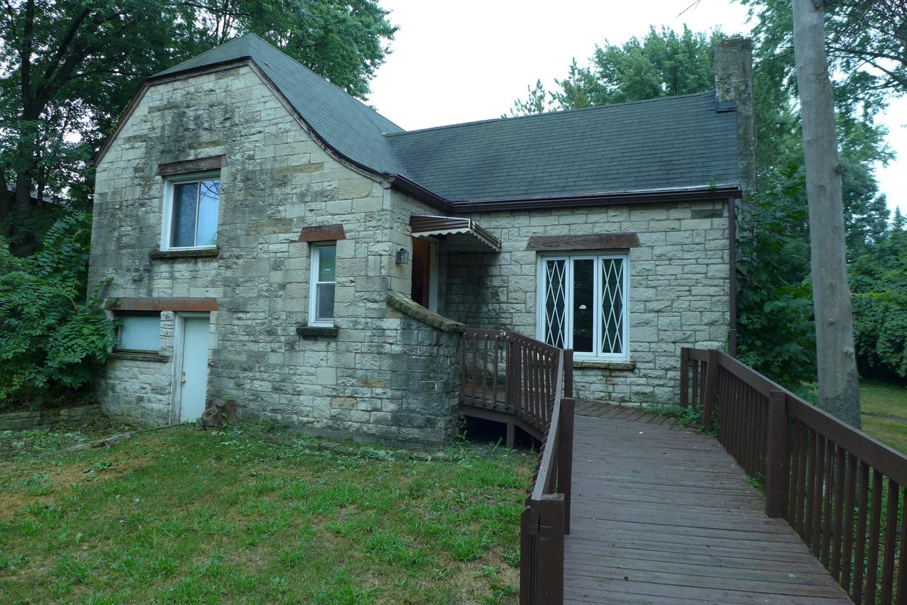 1225 E Central Rd., Arlington Heights, IL 60005