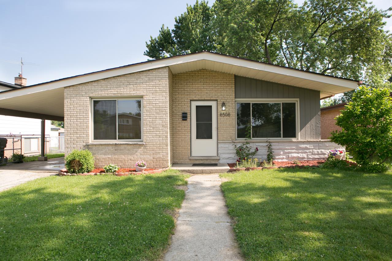8506 W Madison Dr., Niles, IL 60714