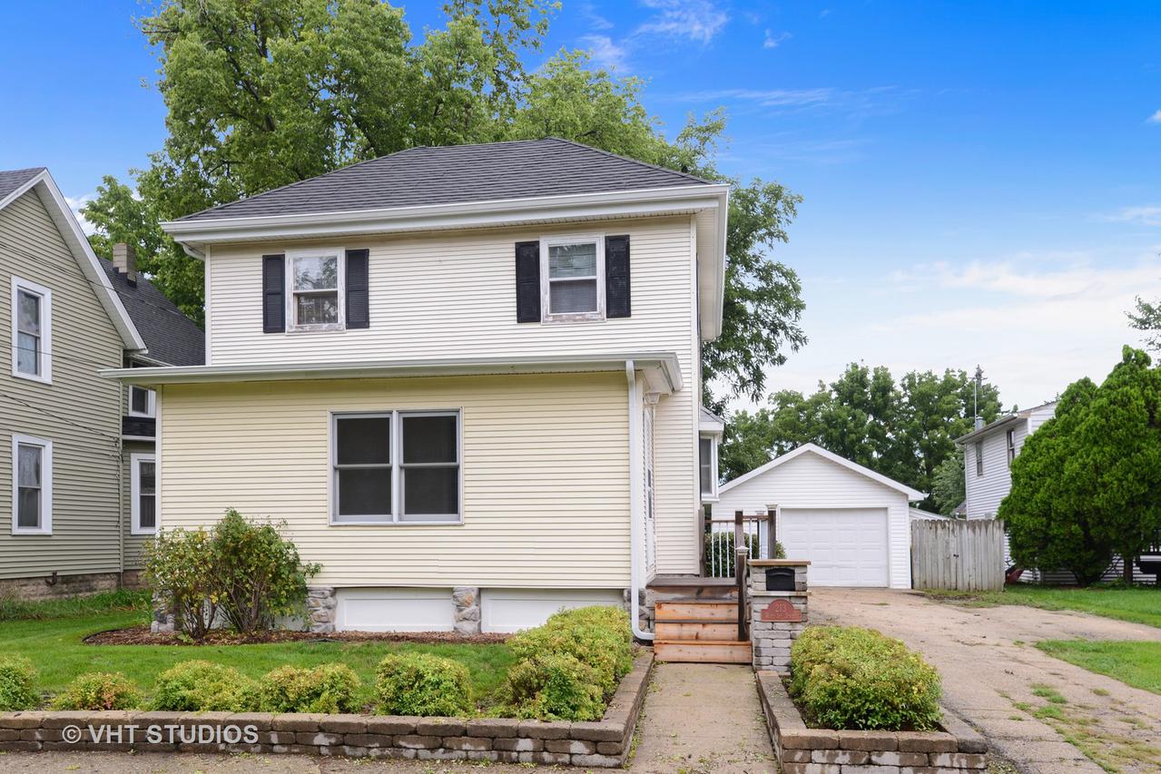 213 W 1st St., Genoa, IL 60135