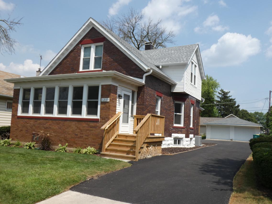 1208 Oakland Ave., Joliet, IL 60435