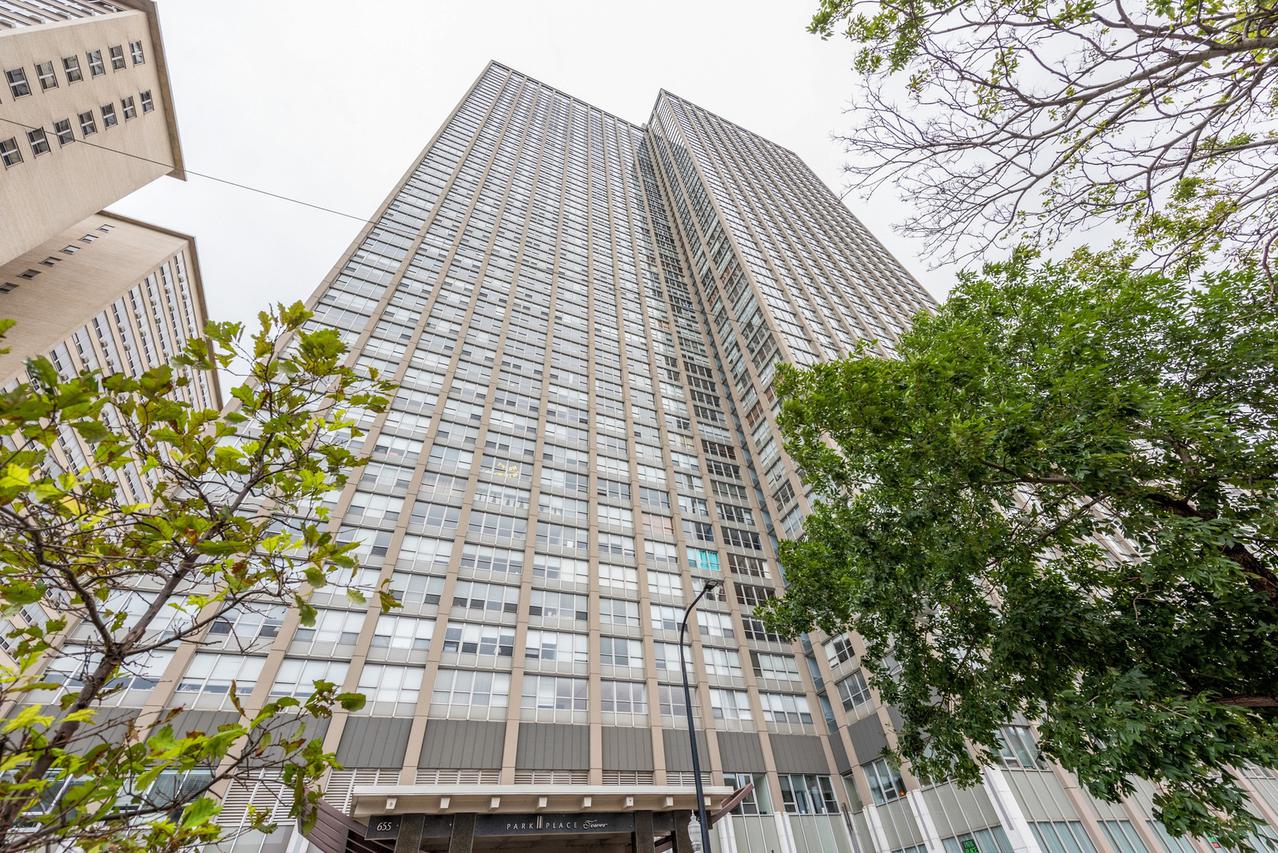 655 W Irving Park Rd. #4311, Chicago, IL 60613