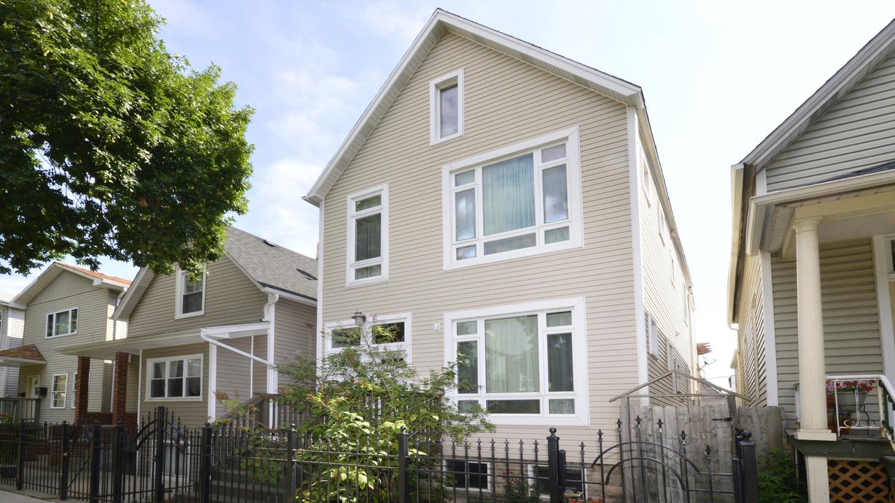 2717 N Artesian Ave., Chicago, IL 60647