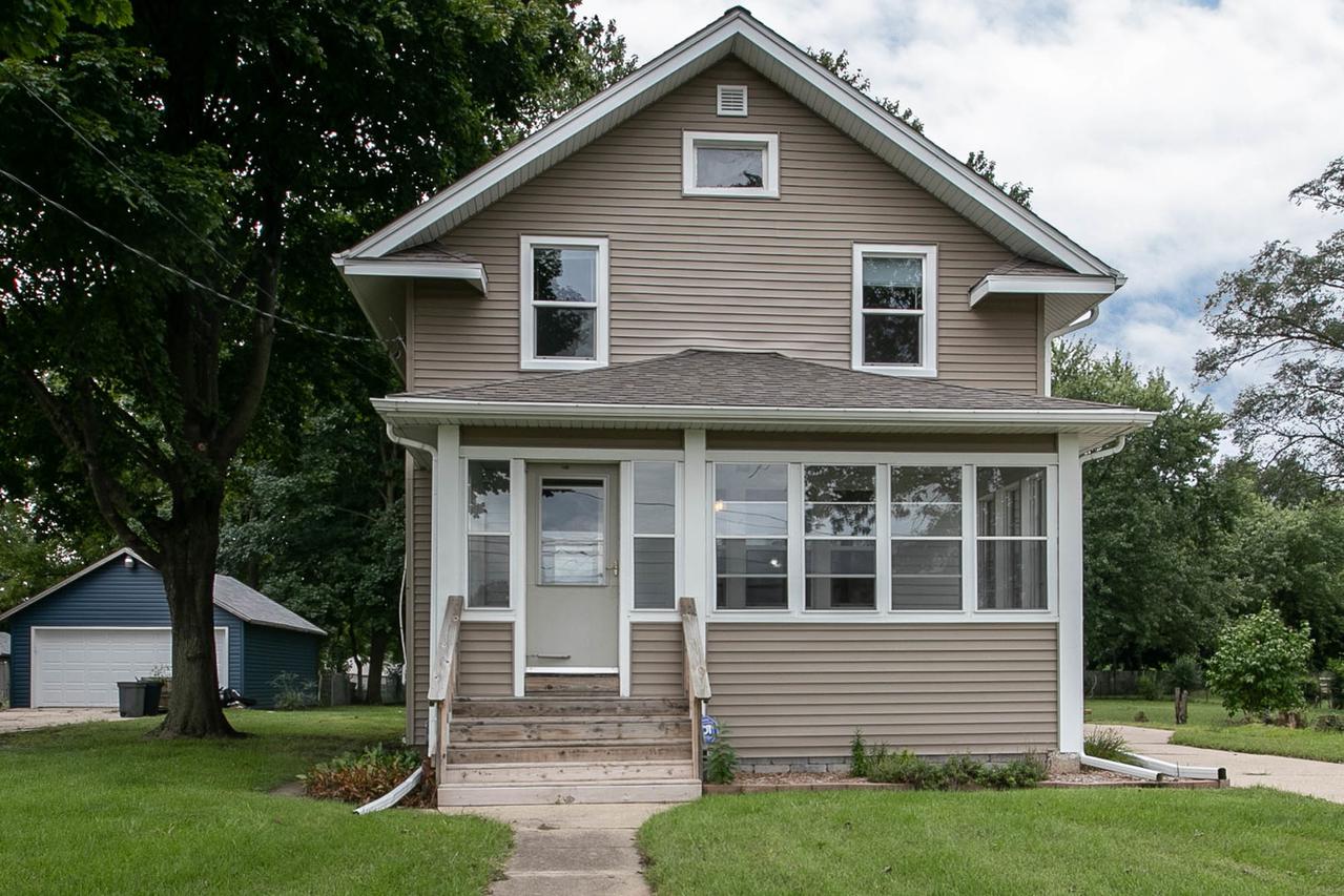 8103 N 2nd St., Machesney Park, IL 61115