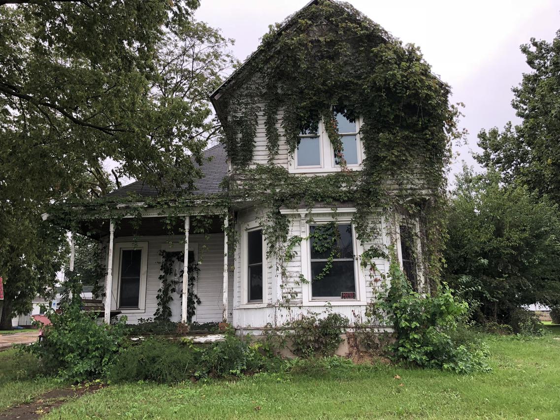 203 N Main St., Avon, IL 61414