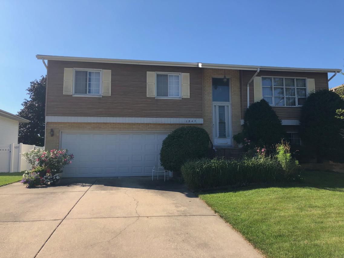 1843 W Amelia Ln., Addison, IL 60101