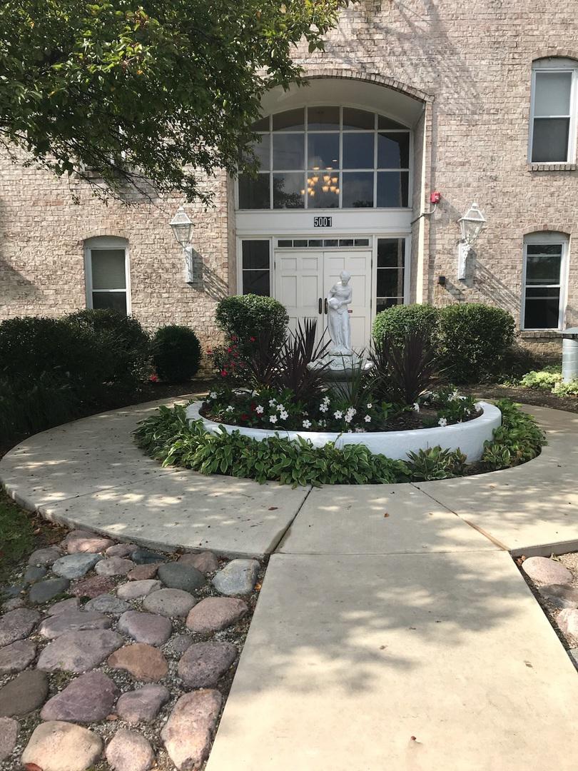 5001 Carrageway Dr. #212A, Rolling Meadows, IL 60008