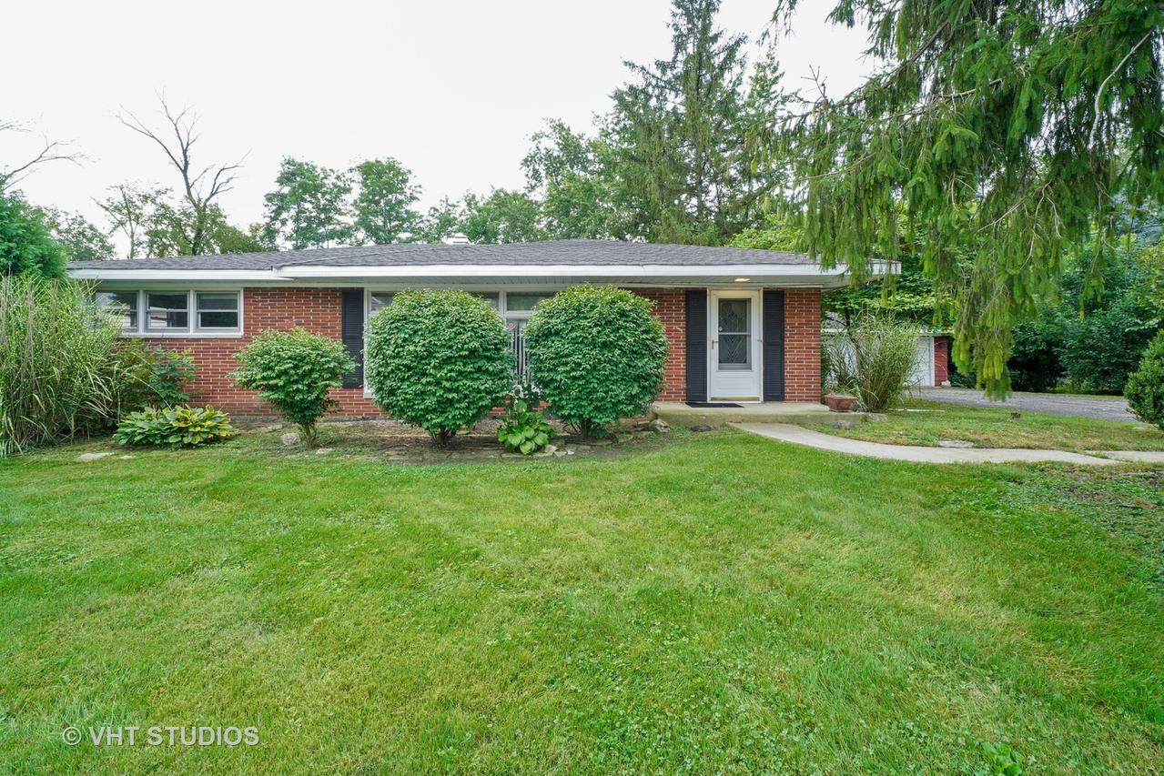 25 Hidden View Dr., Westmont, IL 60559