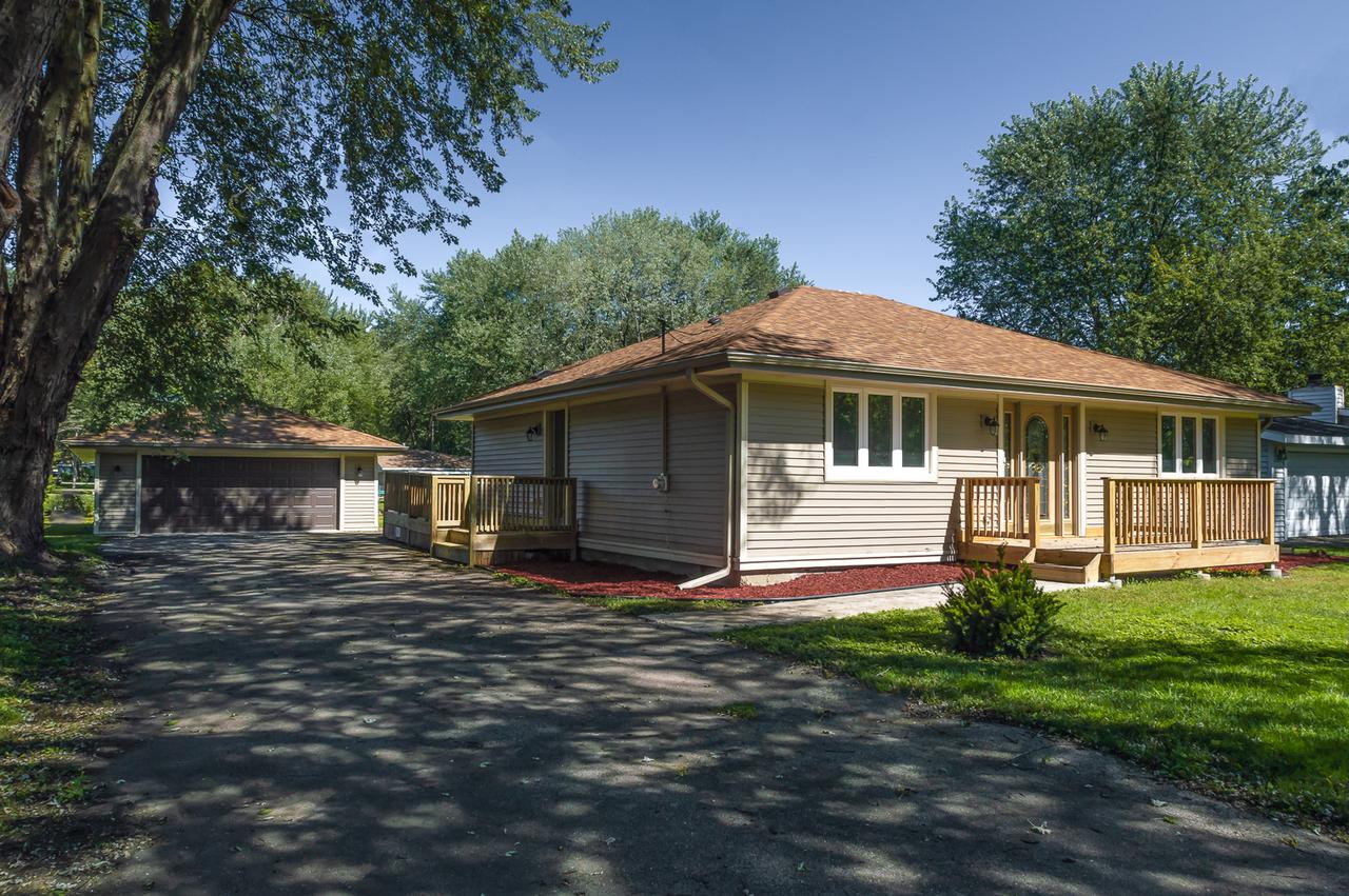 4115 N Riverdale Dr., Mchenry, IL 60051