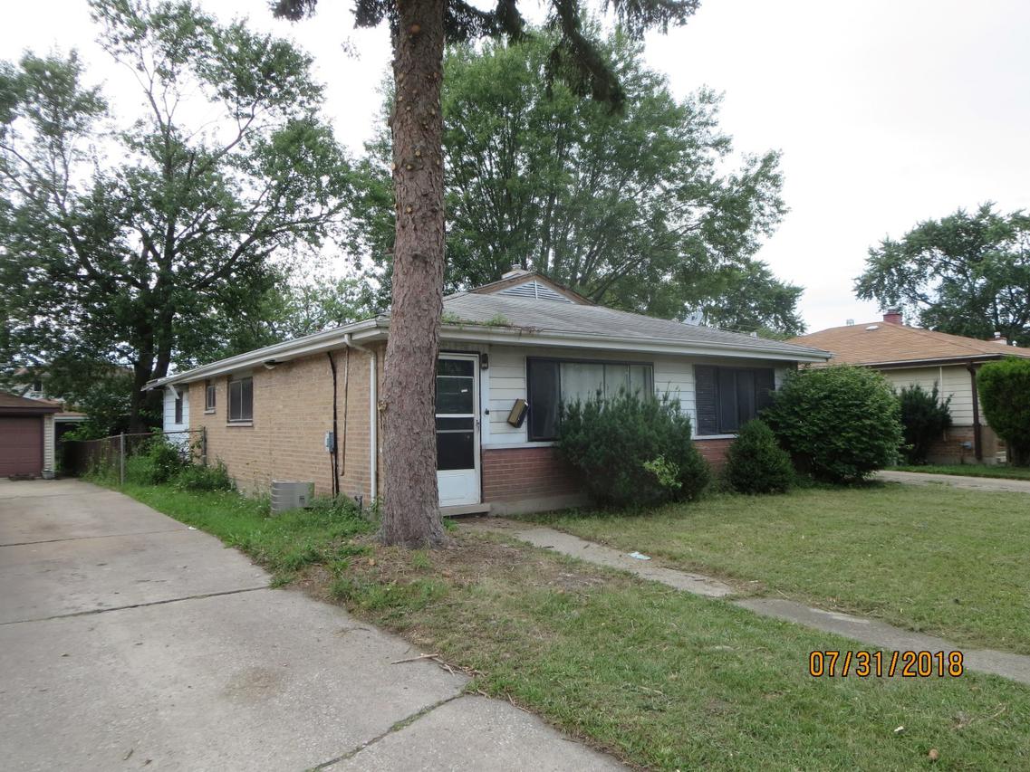1330 Greenbay Ave., Calumet City, IL 60409