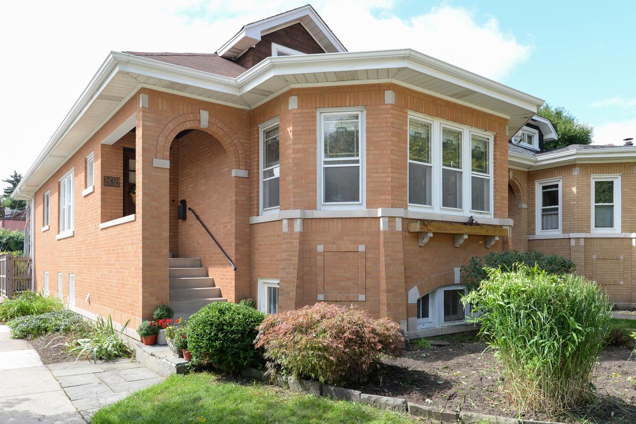5201 Cleveland St., Skokie, IL 60077