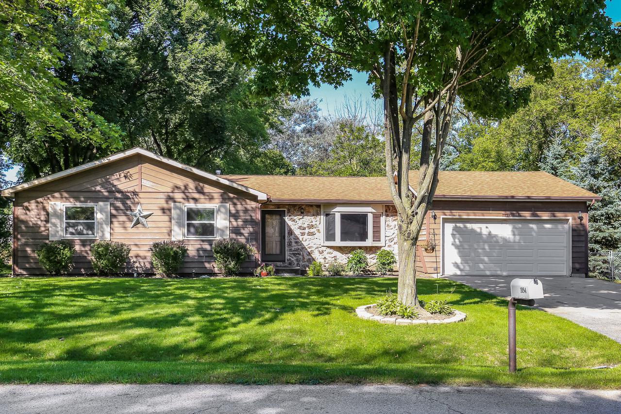 1054 Blackburn St., Gurnee, IL 60031