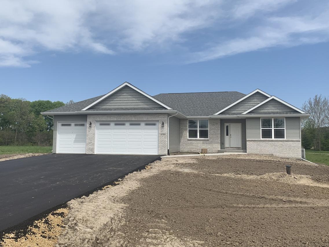 2790 S Andrew Dr., Oregon, IL 61061