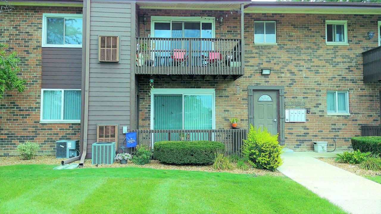 18077 Live Oak Ct. #1615, Tinley Park, IL 60477