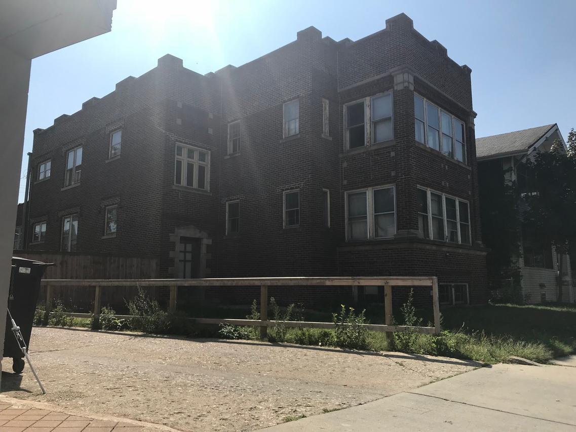 2119 W Touhy Ave., Chicago, IL 60645