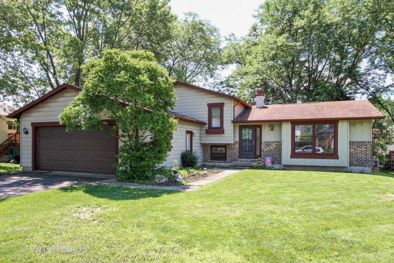17599 W Winnebago Dr., Grayslake, IL 60030