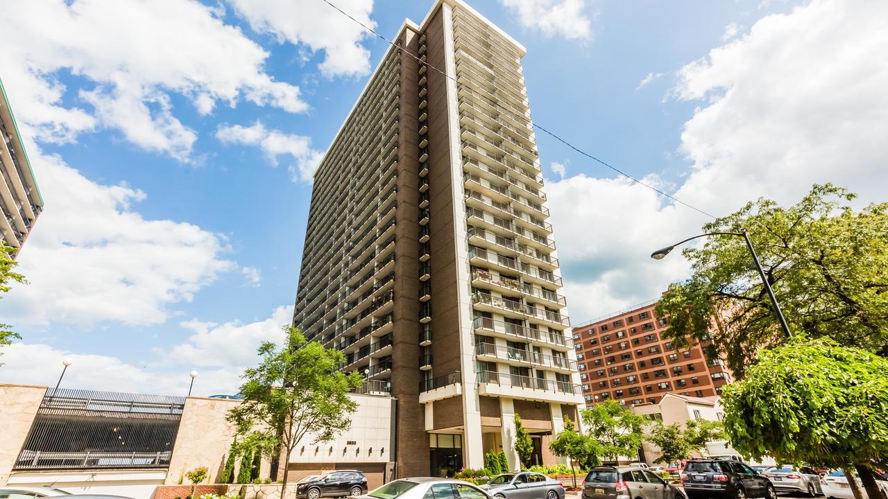 5855 N Sheridan Rd. #5K, Chicago, IL 60660