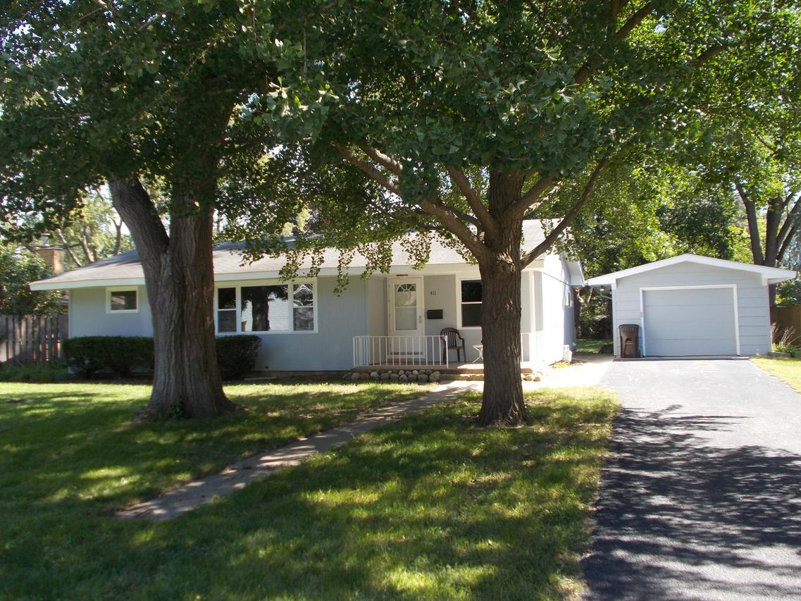 411 James St., Crystal Lake, IL 60014