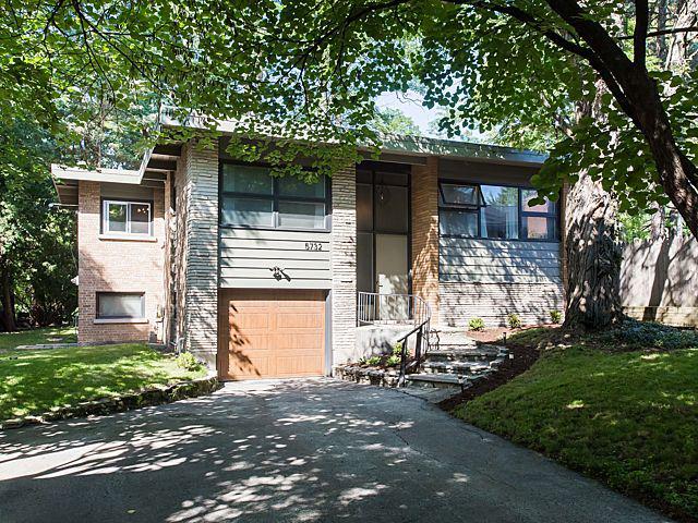 5732 Dunham Rd., Downers Grove, IL 60516