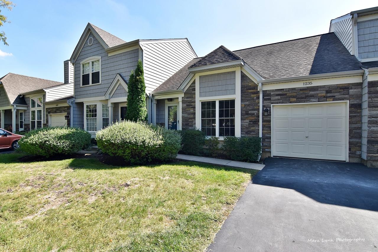 1235 Seabury Cir., Carol Stream, IL 60188
