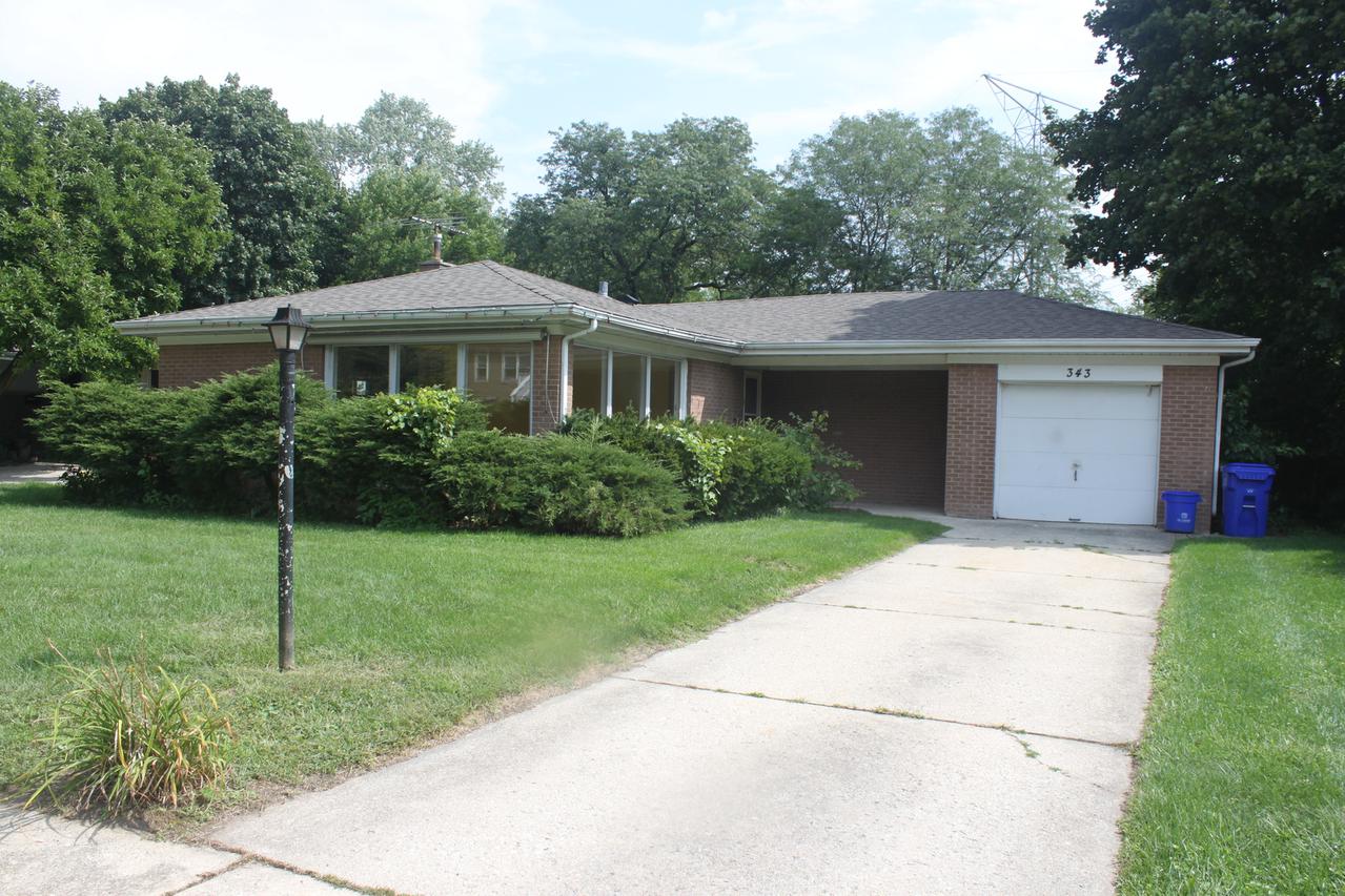 343 Indian Dr., Glen Ellyn, IL 60137