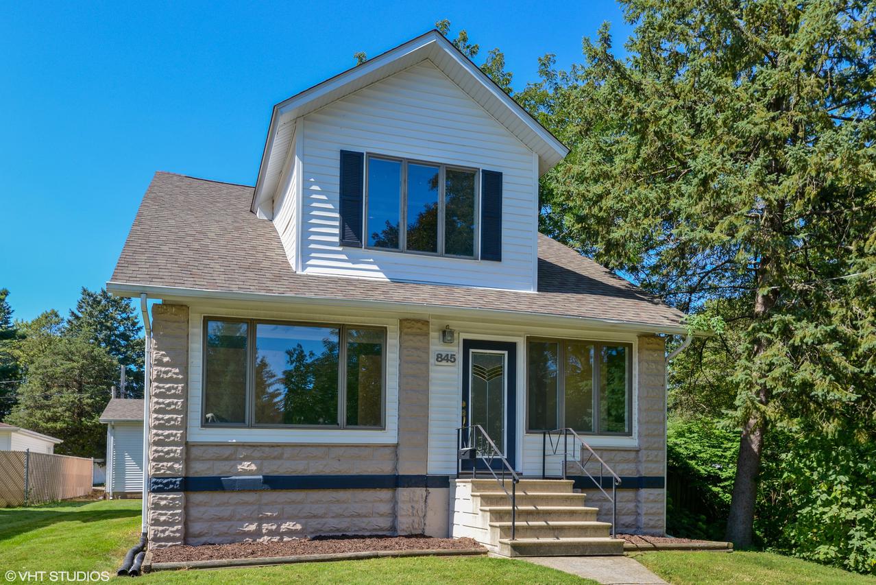 845 S 1st St., Dekalb, IL 60115