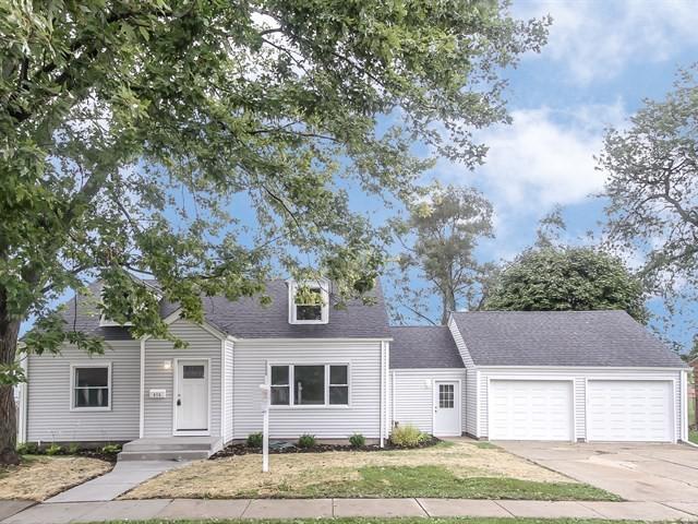 416 E Edwards Ave., East Dundee, IL 60118