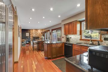 5 Reba Ct., Morton Grove, IL 60053
