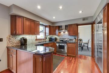 5 Reba Ct., Morton Grove, IL 60053
