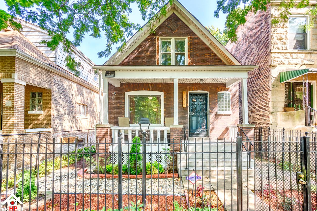 709 N St Louis Ave., Chicago, IL 60624