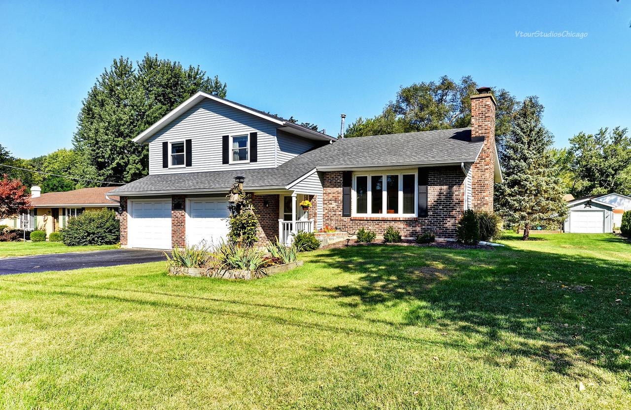 207 Elizabeth St., Yorkville, IL 60560