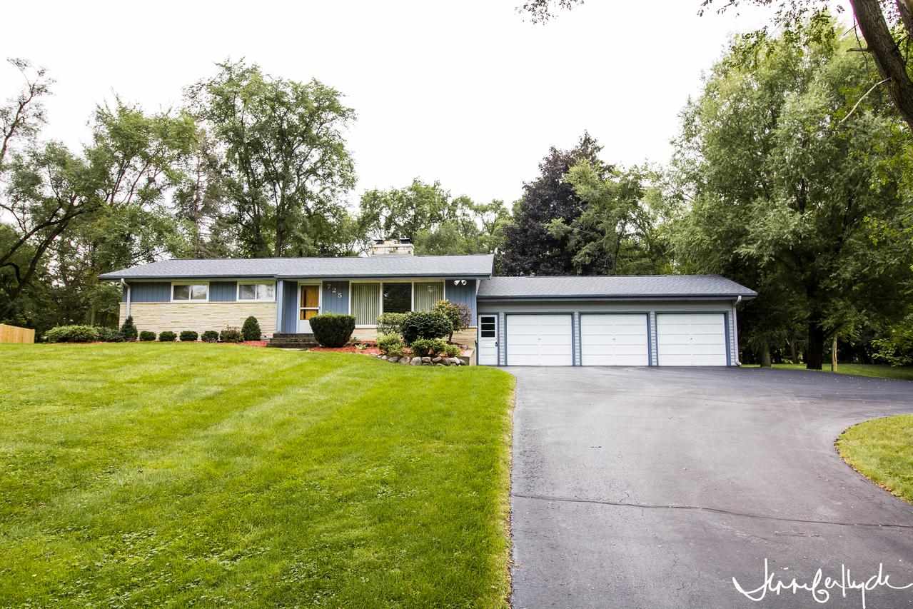 725 Area St., Mchenry, IL 60051