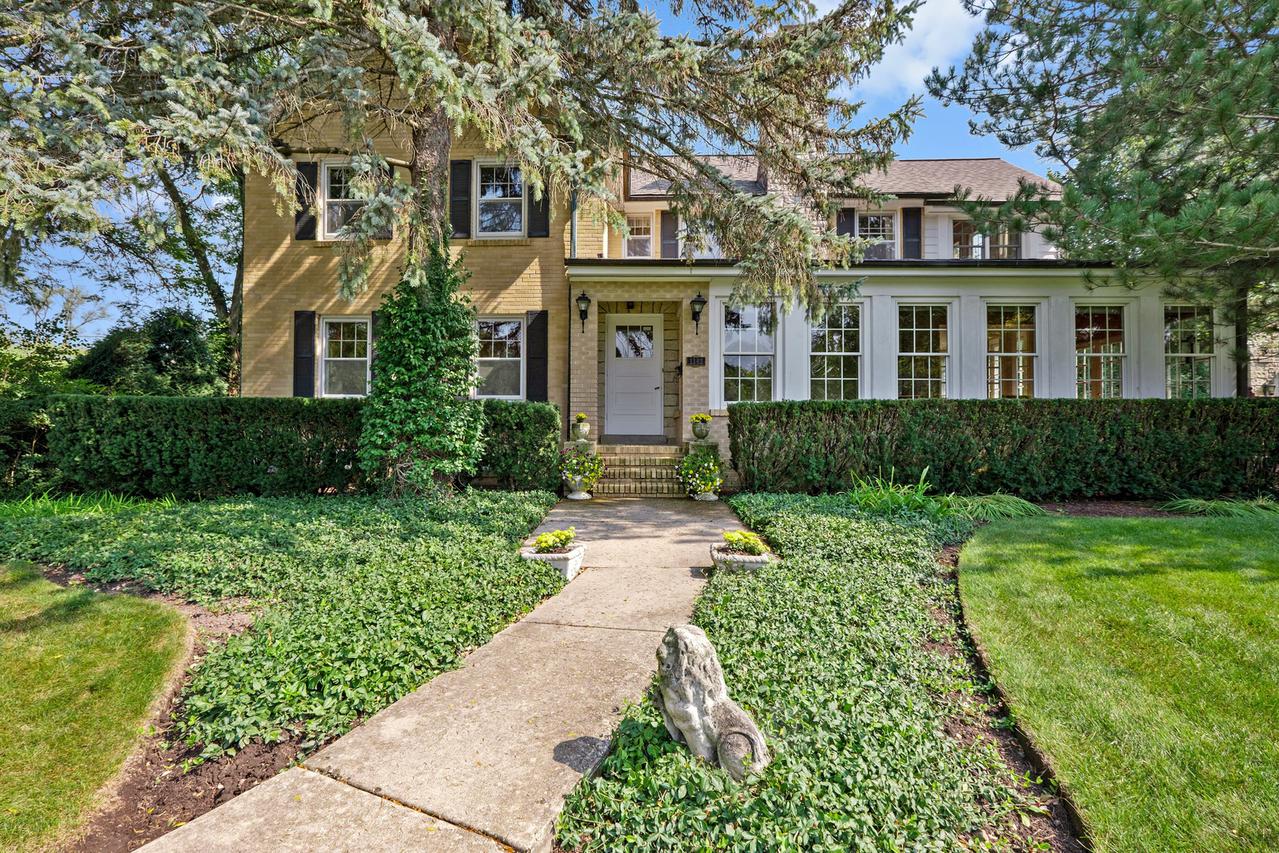 1143 Mayfair Ln., Glencoe, IL 60022