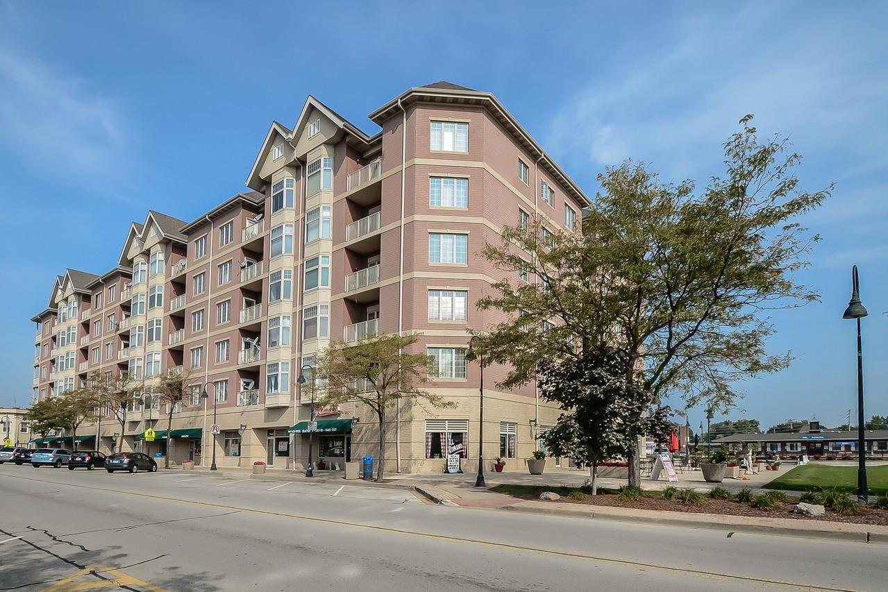 9670 Franklin Ave. #602, Franklin Park, IL 60131