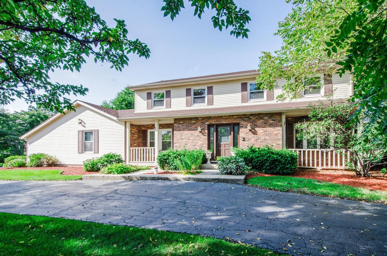 15 Sequoia Rd., Hawthorn Woods, IL 60047