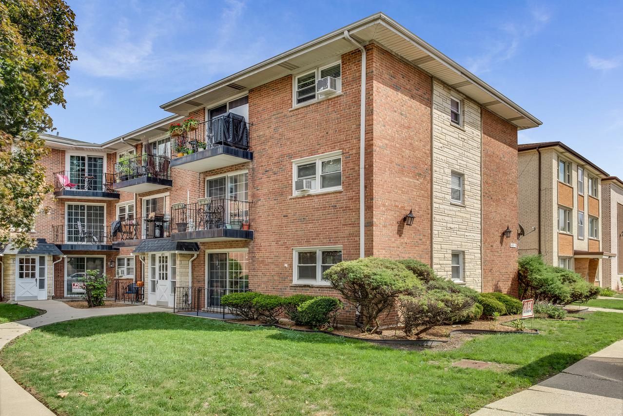 6851 N Northwest Hwy. #3A, Chicago, IL 60631