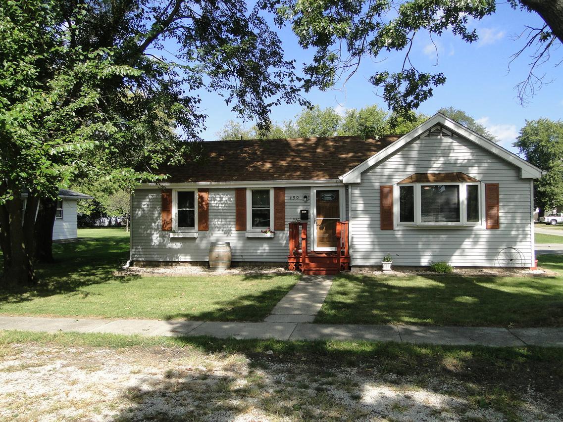 490 E 2nd St., Coal City, IL 60416