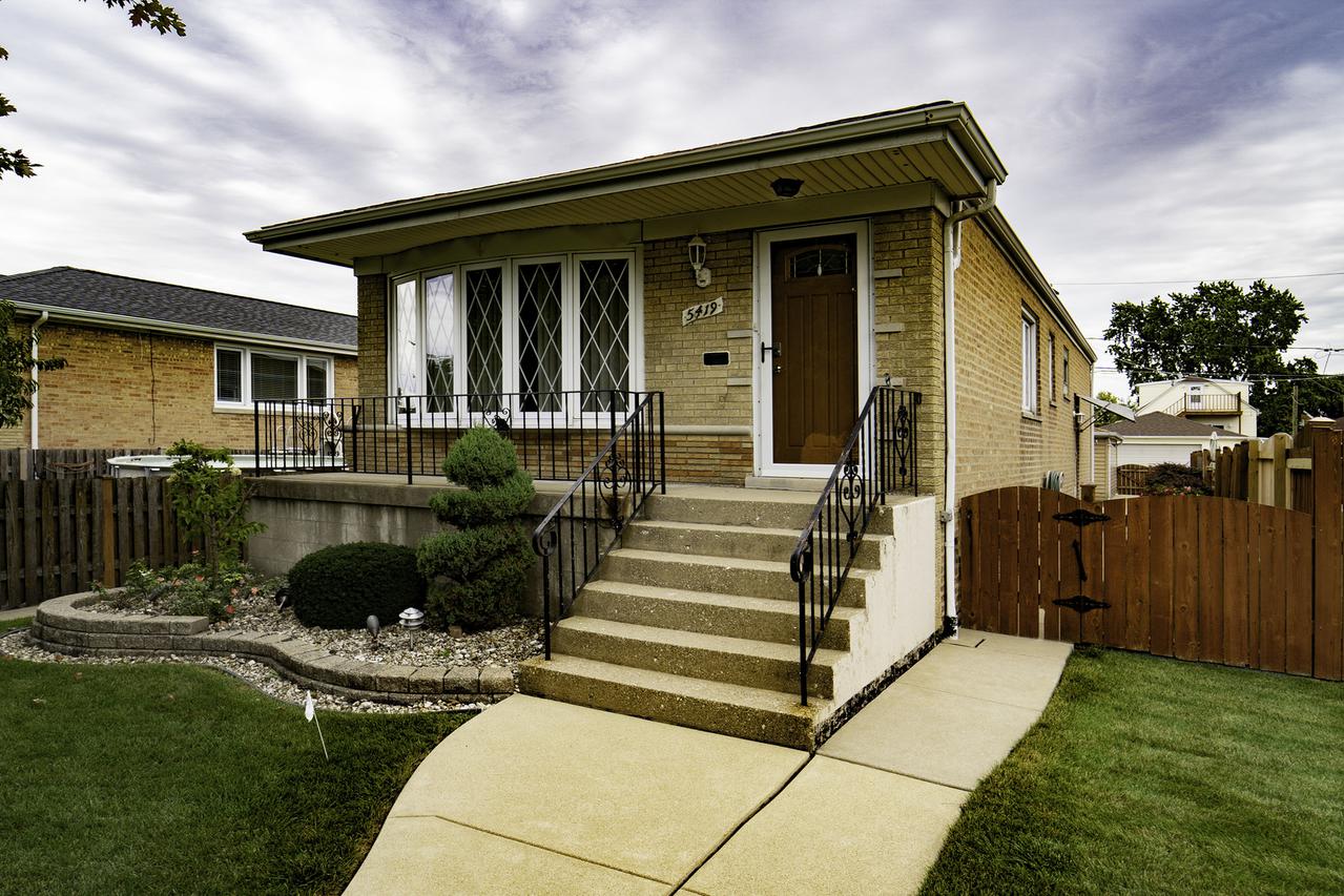 5419 S Narragansett Ave., Chicago, IL 60638
