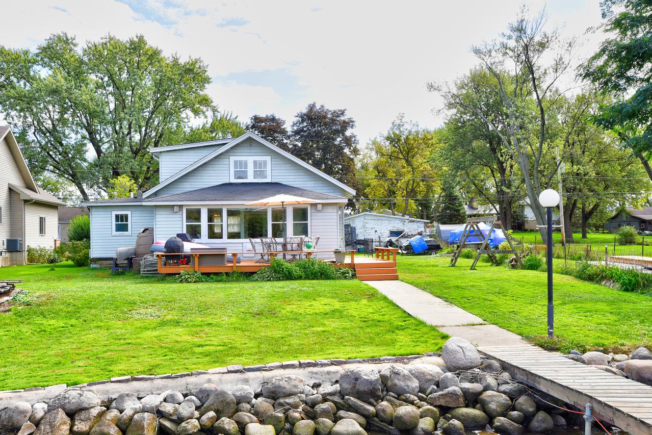 1012 River Terrace Dr., Johnsburg, IL 60051