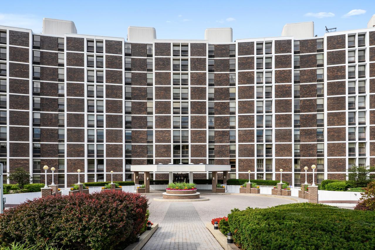 1500 Sheridan Rd. #6B, Wilmette, IL 60091