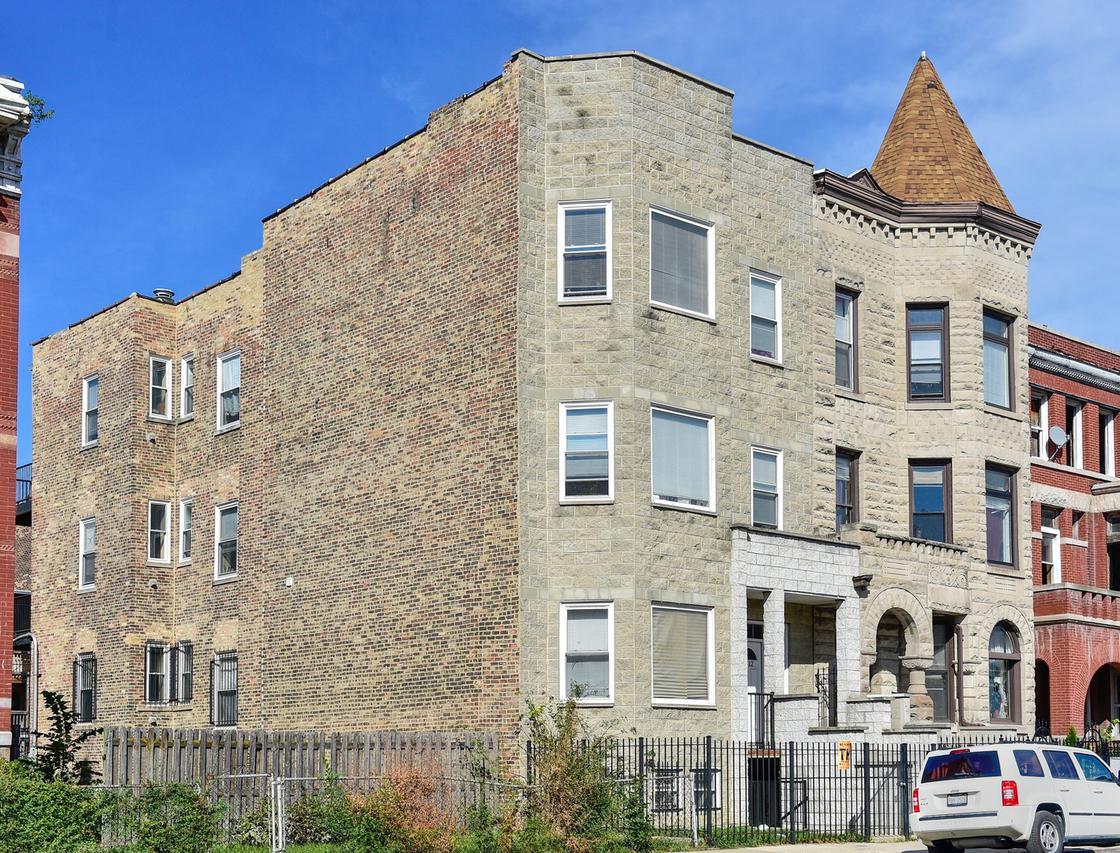3212 W Warren Blvd., Chicago, IL 60624
