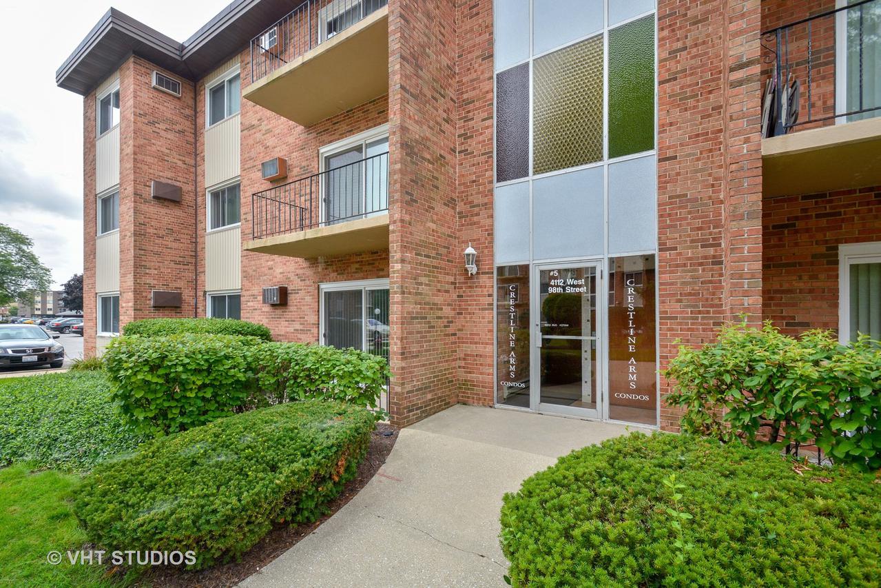 4112 W 98th St. #102, Oak Lawn, IL 60453