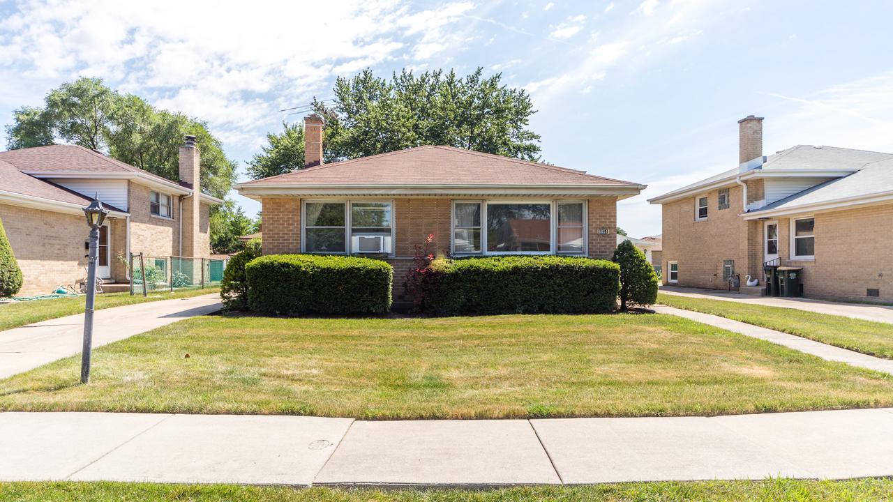 8851 N Ozanam Ave., Niles, IL 60714