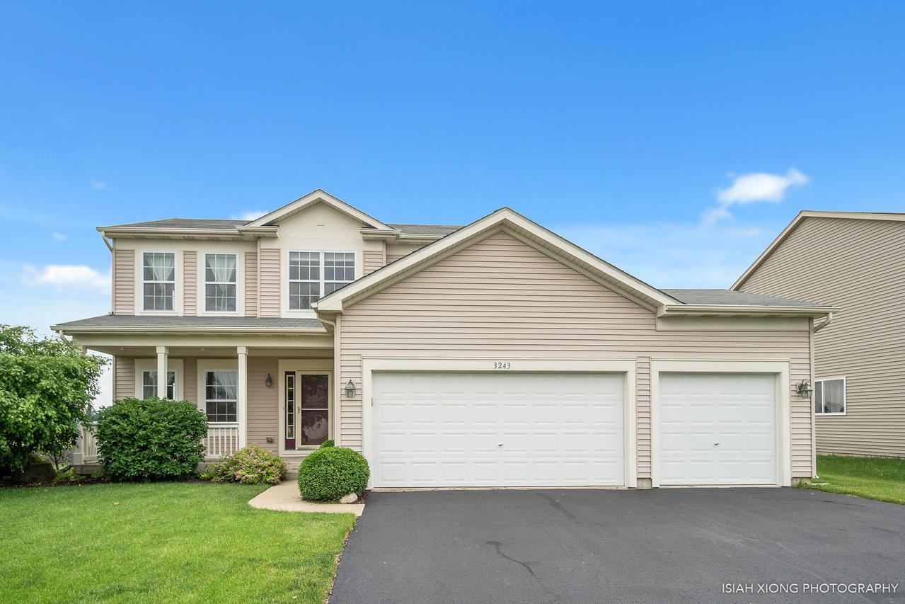 3243 Pinewood Dr., Yorkville, IL 60560
