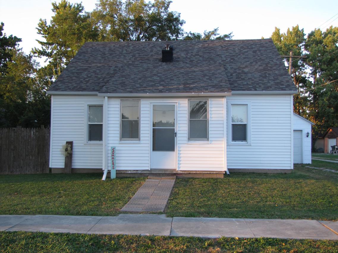 210 Central Ave., Atwood, IL 61913