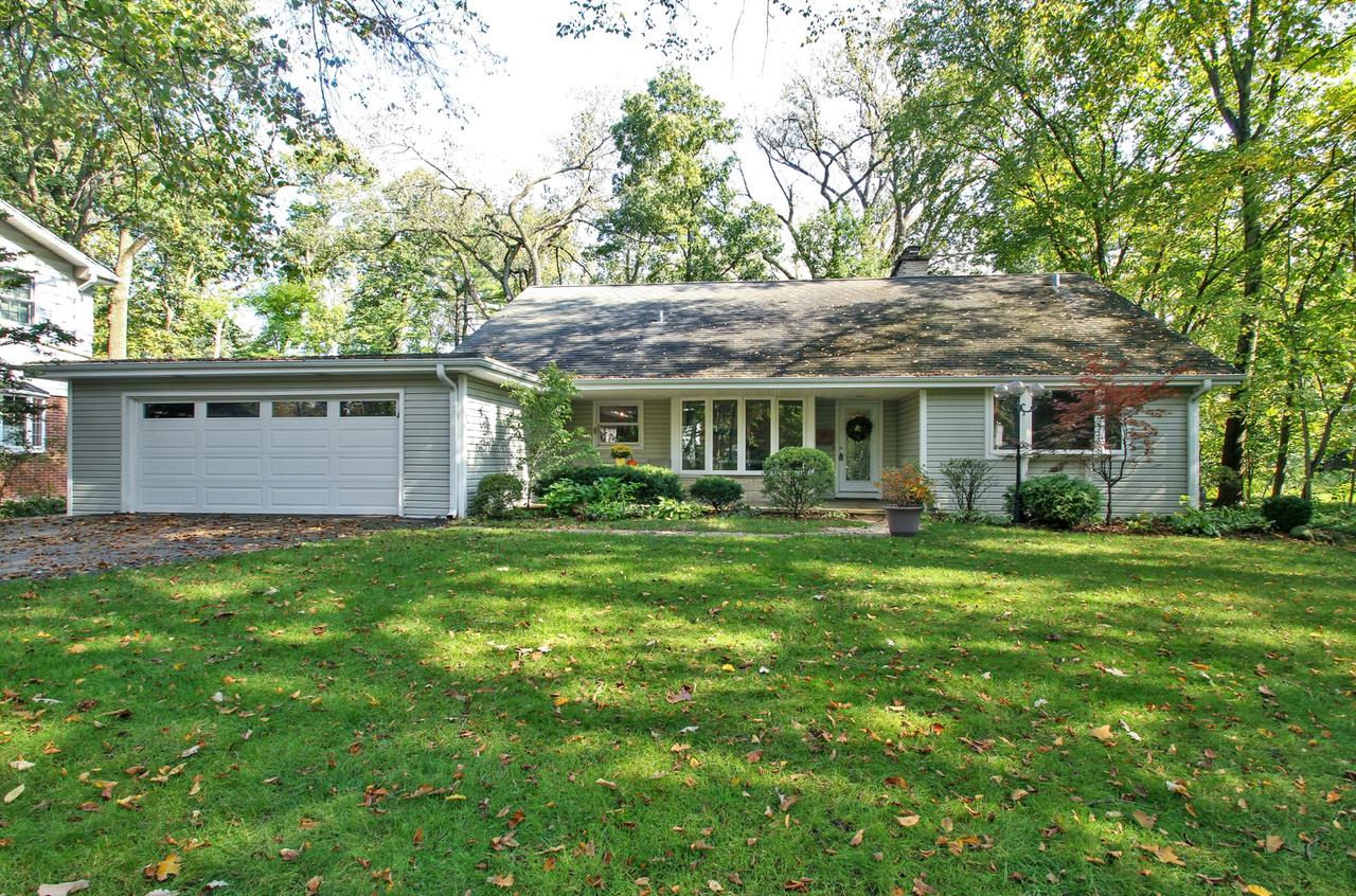 833 E Glenwood Rd., Glenview, IL 60025